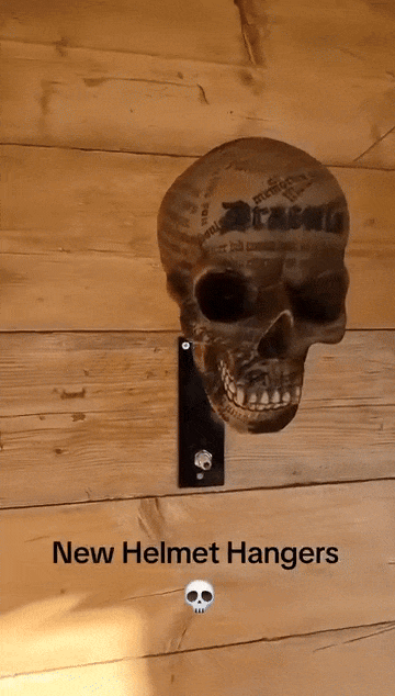 SkullRack Wandhouder voor Motorhelm en Jas