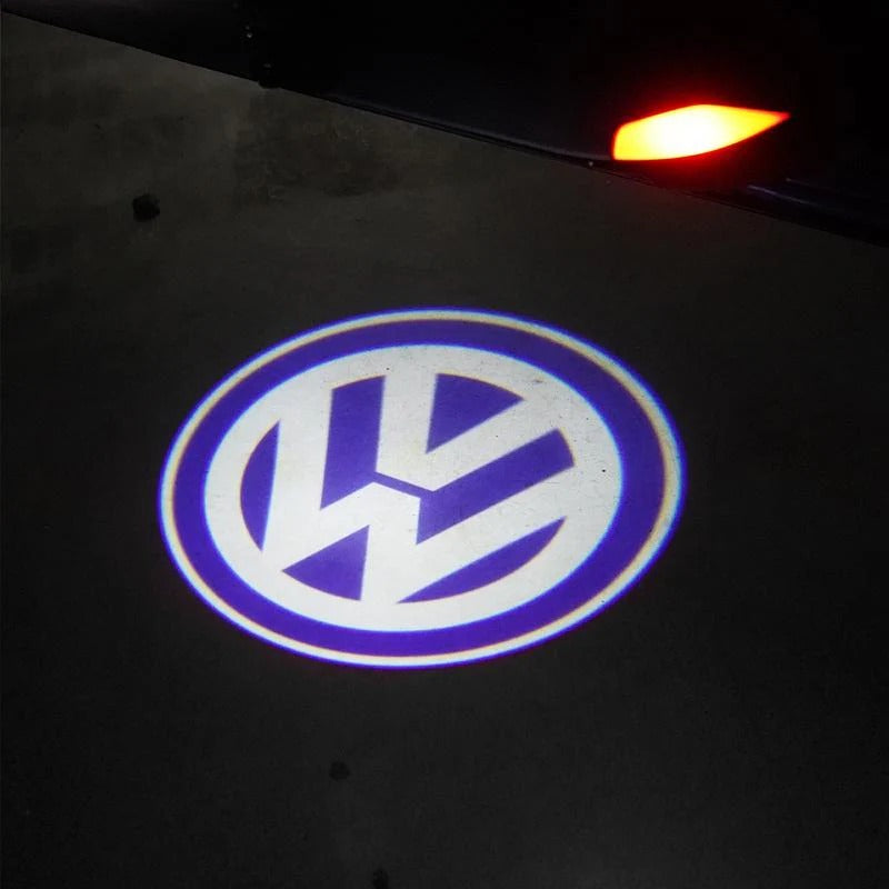 Auto Logo Projector Verlicht Je Instap Met Een Stijlvol Logo