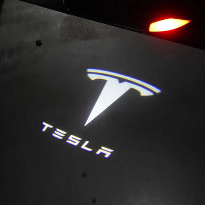 Auto Logo Projector Verlicht Je Instap Met Een Stijlvol Logo