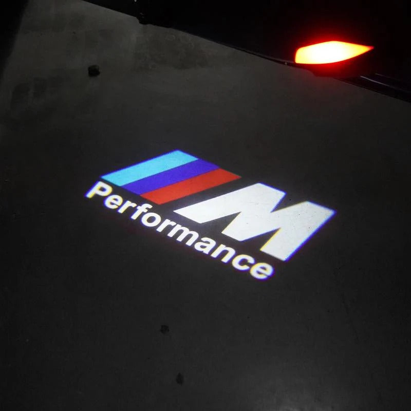 Auto Logo Projector Verlicht Je Instap Met Een Stijlvol Logo